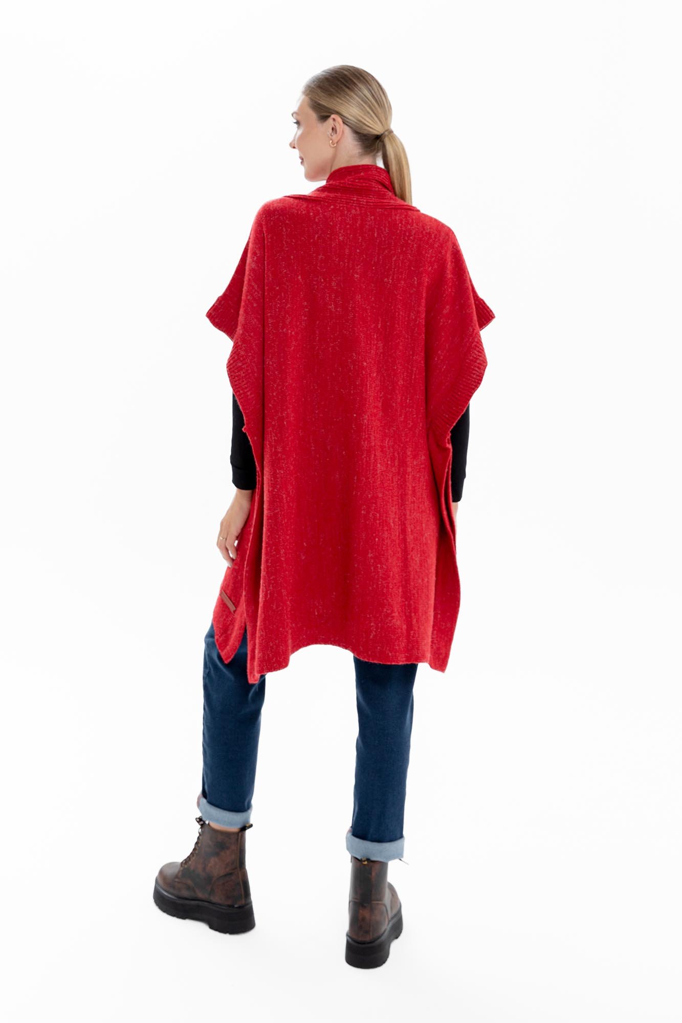 PONCHO LUISINA